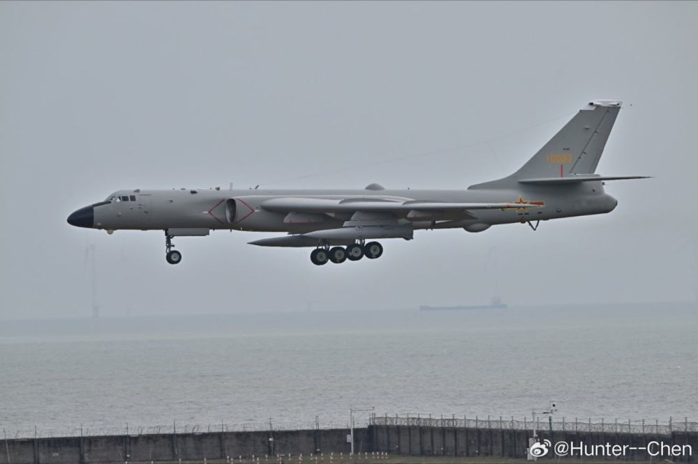  :       -  Xian H-6K       YJ-21 (   2PZD-21)