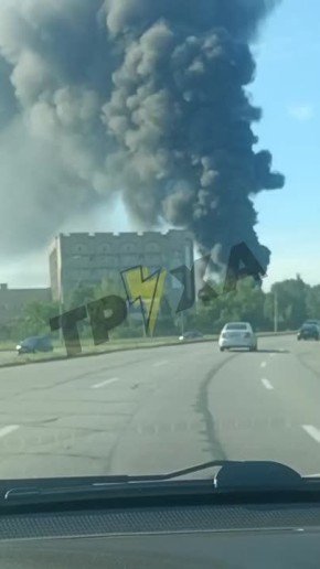 Взрыв и масштабный пожар в Запорожье