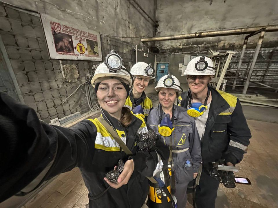 Марьяна Наумова: ТОЛЬКО ВМЕСТЕ!. Дорогие друзья, как часто в пылу ежедневных проблем и горящих дедлайнов мы забываем о тех, с кем идем по жизни плечом к плечу