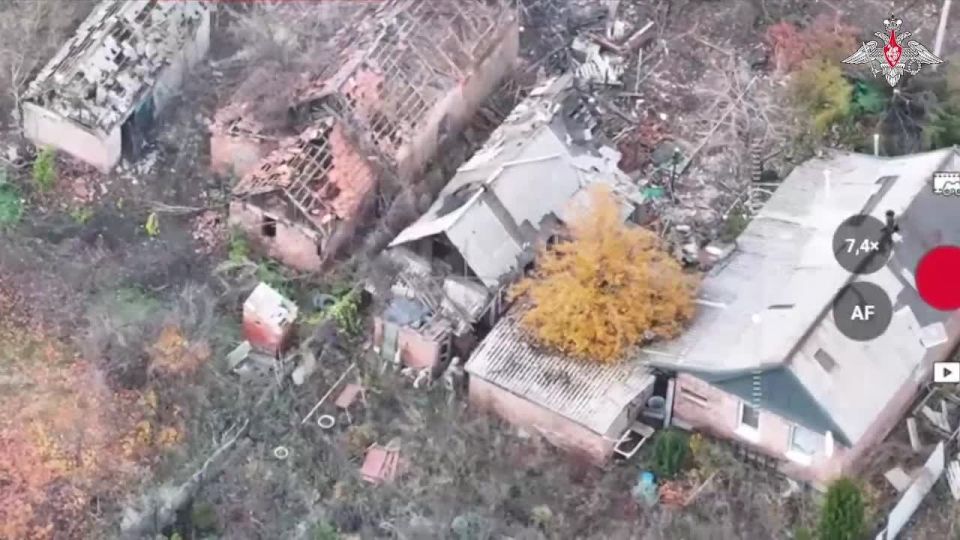 Минобороны России: Подразделения 5-й отдельной гвардейской мотострелковой бригады имени А.В. Захарченко группировки войск «Центр» освободили 24 здания в северной, восточной и юго-восточной частях Димитрова Донецкой Народной...