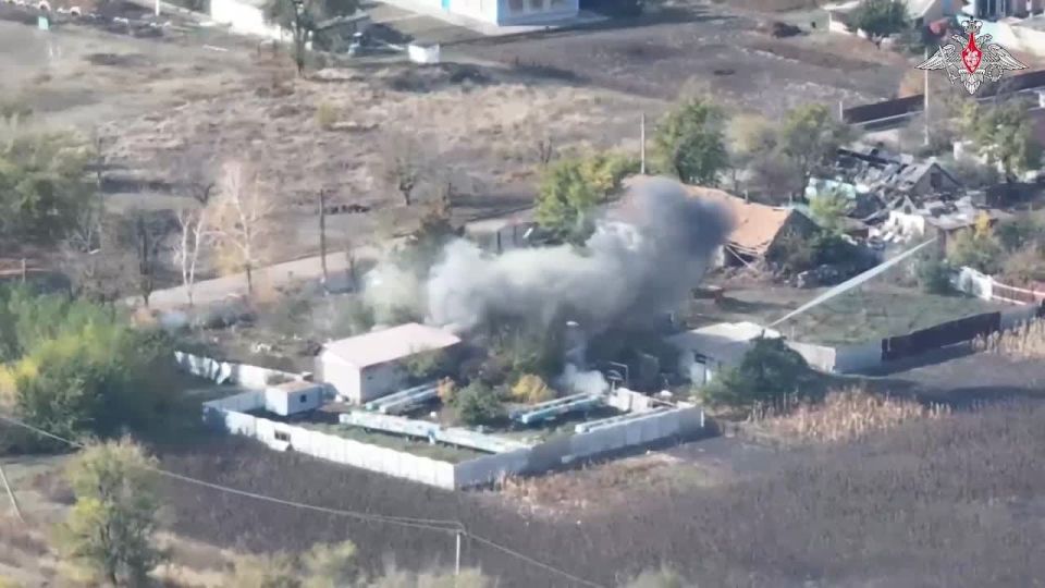 Минобороны России: Артиллерийские расчёты группировки войск «Восток» уничтожили пункты управления БПЛА противника в Запорожской области