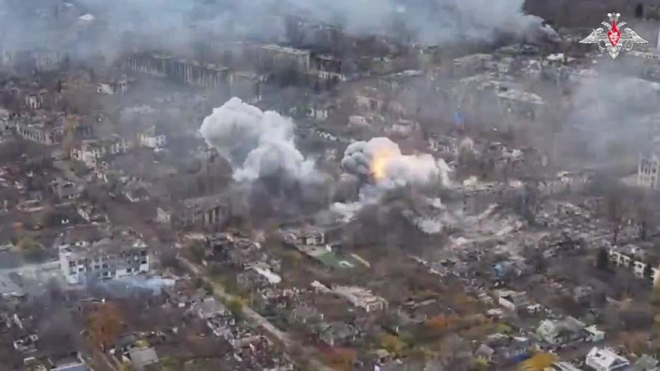 Владислав Евтушенко: Удар авиабомбами ФАБ-500 с универсальным модулем планирования и коррекции по укропскому укрепрайону