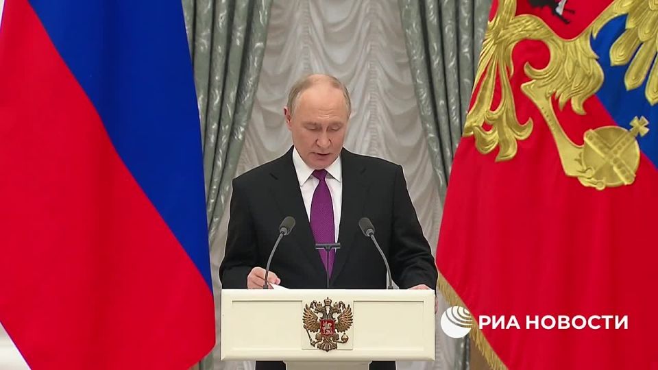 Путин наградил разработчиков "Посейдона" и "Буревестника"