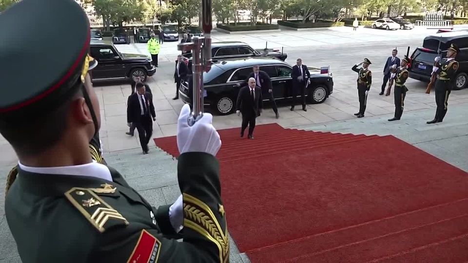 Михаил Мишустин встретился с Председателем Китайской Народной Республики Си Цзиньпином в Доме народных собраний в Пекине