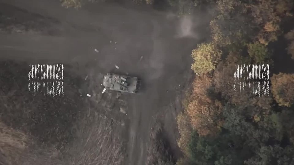 Российские войска ударом “Ланцета” уничтожили ЗРК “Стрела-10М” ВСУ на одном из направлений СВО