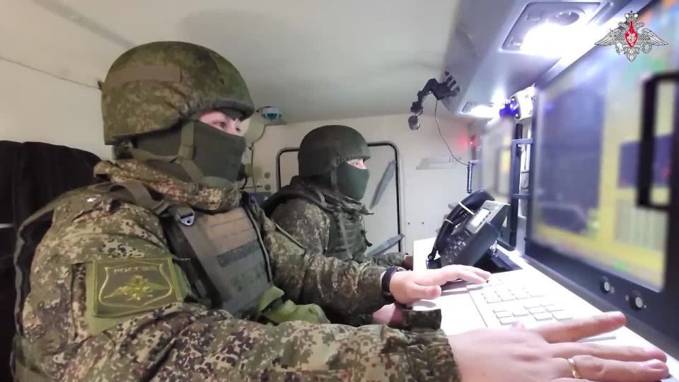 Минобороны России: Расчет ЗРПК «Панцирь-С» контролирует воздушное пространство в зоне ответственности группировки войск «Север»