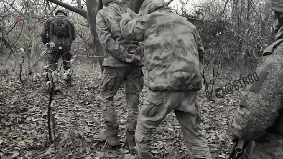 Владислав Евтушенко: Сдаются пока не массово, но тенденция правильная