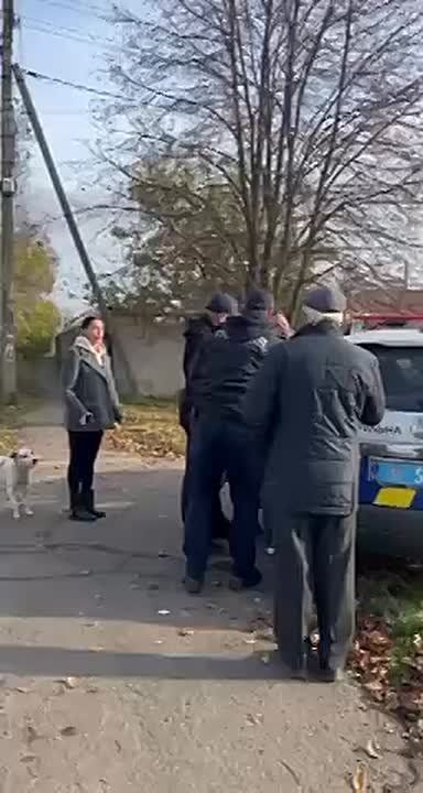 Истошные крики мужчин, женский плач и выбитый из рук телефон во время съемок этого беспредела