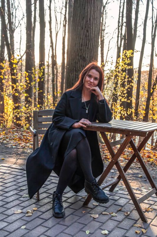 Анна Долгарева: С горьким дымом сгорает листва во дворах