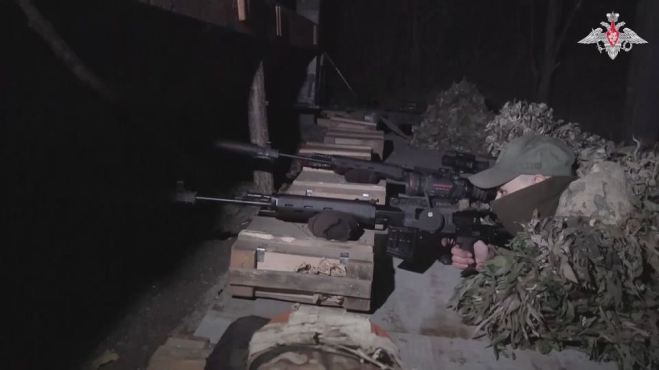 Минобороны России: Военнослужащие снайперских подразделений 51-й гвардейской общевойсковой армии группировки «Центр» совершенствуют навыки в тыловом районе СВО