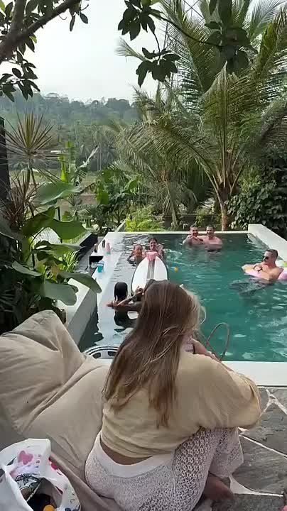 Роман Сапоньков: Как одна "известная журналистка с именем" ТМ смотрит на админские чаты