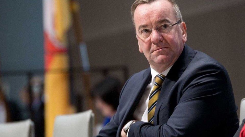 Война между Россией и НАТО может начаться уже в следующем году, – заявил министр обороны Германии Борис Писториус в интервью немецким СМИ