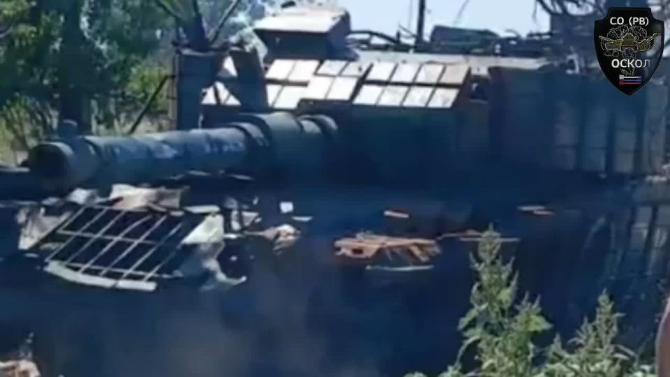      Bergepanzer 2    Leopard 1.          