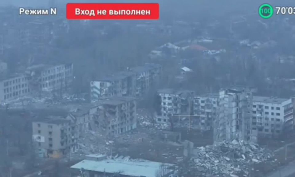 Страшно красиво!. Очередная заявка выполнена: по позициям боевиков ВСУ в Мирнограде применена авиационная бомба калибра 3000 кг. ФАБ-3000 с универсальным модулем планирования и коррекции накрыла укрепрайон противника