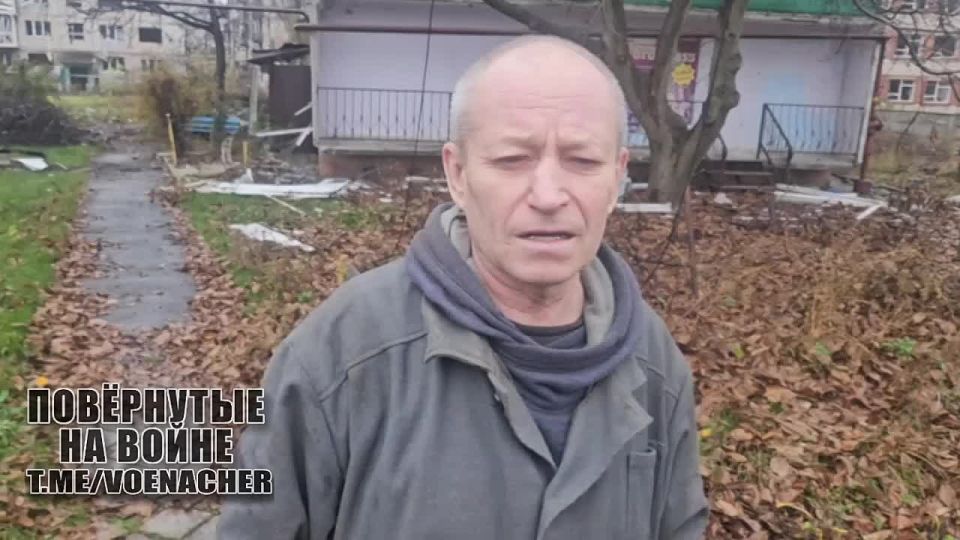 Долгожданная встреча жителя Покровска с бойцом Русской армии на улицах Города-крепости, по которому ещё недавно топталась пехота врага и держала в страхе мирных жителей