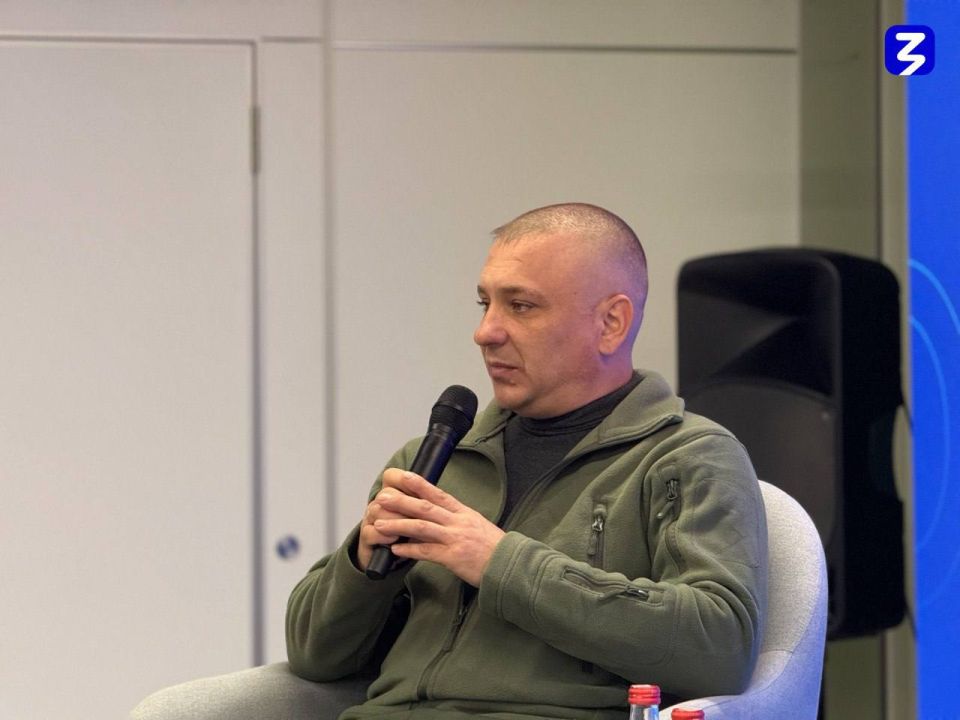 Андрей Марочко: Кто такие герои?. Сегодня в Доме Молодёжи прошел открытый диалог с двумя лекторами Общества «Знание»: ветераном боевых действий, участником СВО, подполковником Андреем Марочко и участником СВО, региональным... Андрей Марочко: Кто такие герои?. Сегодня в Доме Молодёжи прошел открытый диалог с двумя лекторами Общества «Знание»: ветераном боевых действий, участником СВО, подполковником Андреем Марочко и участником СВО, региональным...