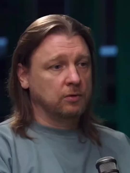 Украинский политтехнолог Петров объясняет, почему "война для Украины намного безопаснее, чем мир"