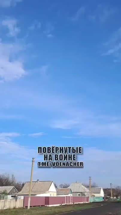 «Красота бля». Прилёт «Герани» по пункту дислокации ВСУ в н.п. Дмитро-Дарьевка на Донецком фронте