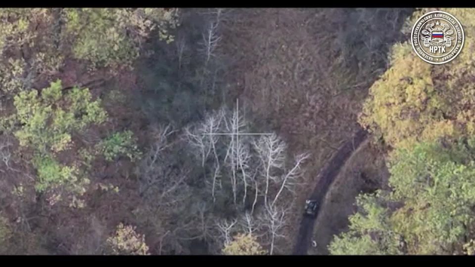 НРТК "Курьер" с боевым модулем АГС-17 группировки войск «Южная» ВС РФ отработал по опорному пункту и живой силе противника на Константиновском направлении