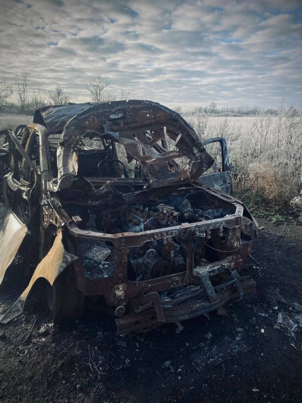 На Красноармейском (Покровском) направлении бронеавтомобили и пикапы боевиков ВСУ ярко горят, а все их пути отхода и снабжения — на замке у ВС РФ На Красноармейском (Покровском) направлении бронеавтомобили и пикапы боевиков ВСУ ярко горят, а все их пути отхода и снабжения — на замке у ВС РФ