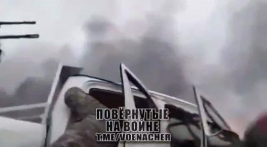 Момент удара дрона-камикадзе «Гербера» по мобильной огневой группе ВСУ