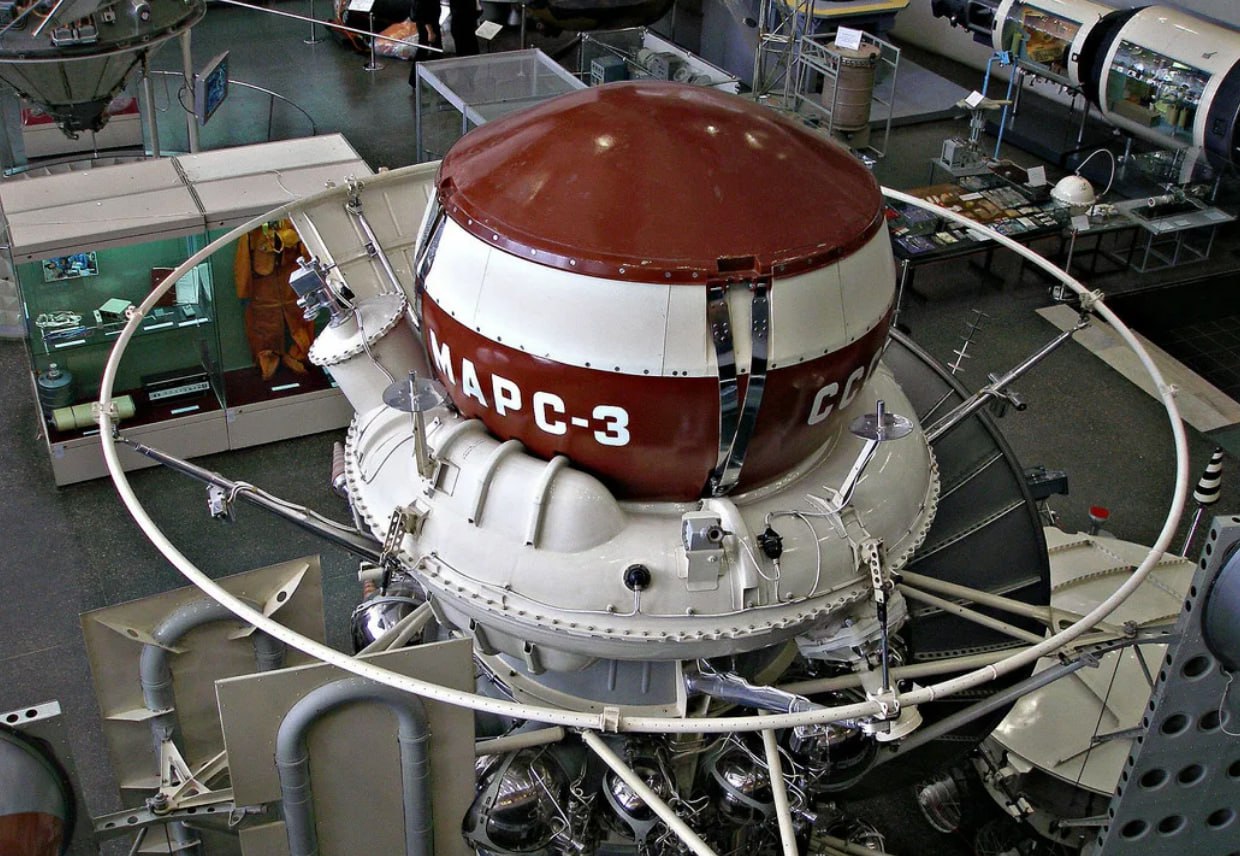 Андрей Марочко: #Дата. 2 декабря 1971 года — советская автоматическая межпланетная станция «Марс-3» впервые в мире совершила мягкую посадку на поверхность Марса