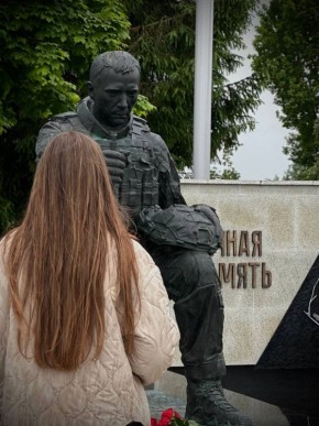 Марьяна Наумова: Эта война принесла нам тысячи безвести пропавших солдат, наших ребят, по которым плачут и которых навсегда ждут матери и жёны, и кто останется нам, живущим, живым укором