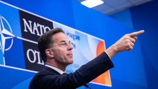 Страны НАТО должны направлять на Украину оружия не менее чем на миллиард долларов в месяц