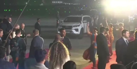 Владимир Путин прилетел в Индию