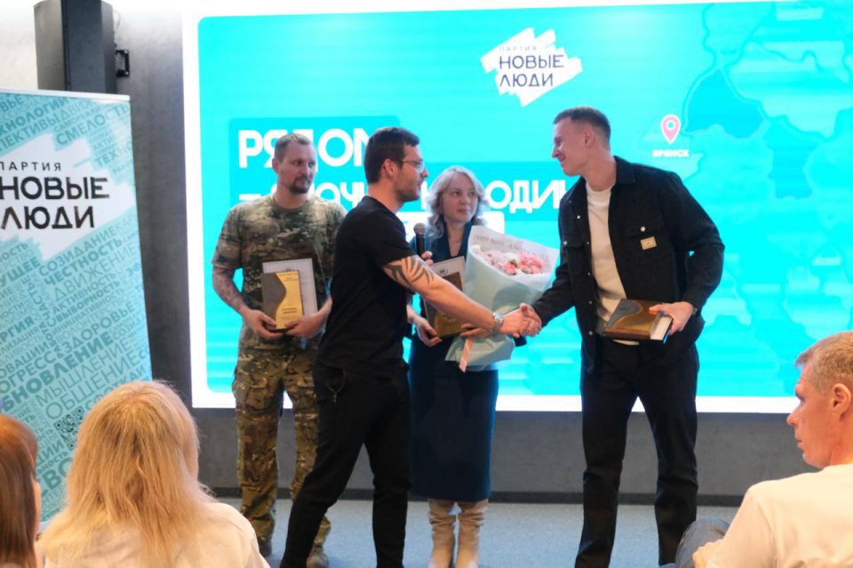 Поздравляем с Днём добровольца и волонтёра