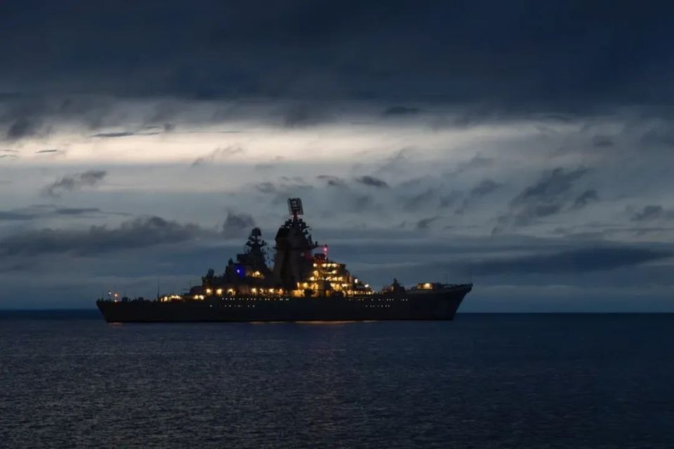 Чингис Дамбиев: Красивые фото выхода на очередные ходовые испытания нашего исполина (ТАРКР) «Адмирал Нахимов» проекта 11442М