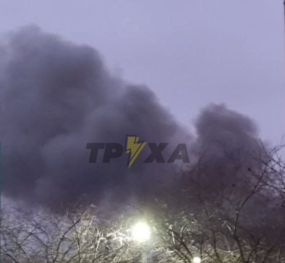 Пожар в Луцке после ударов Гераней Пожар в Луцке после ударов Гераней