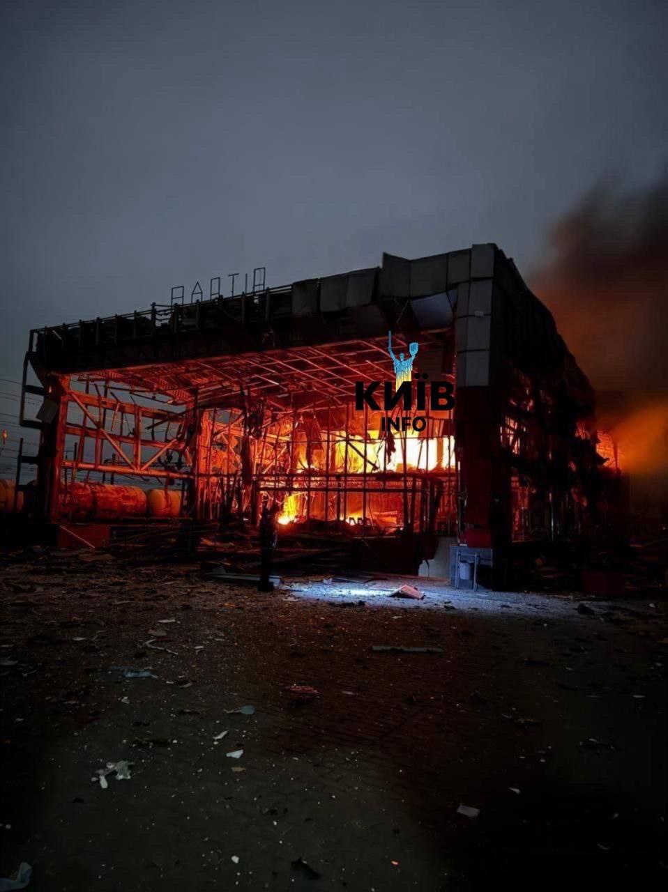 Последствия ударов по ж/д вокзалу в городе Фастов Киевской области Последствия ударов по ж/д вокзалу в городе Фастов Киевской области