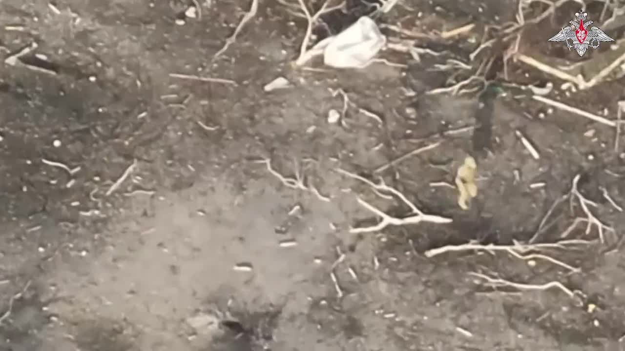 Удар высокоточной ракетой РСЗО "Торнадо-С" по зданию в котором временно размещались всушные операторы БпЛА