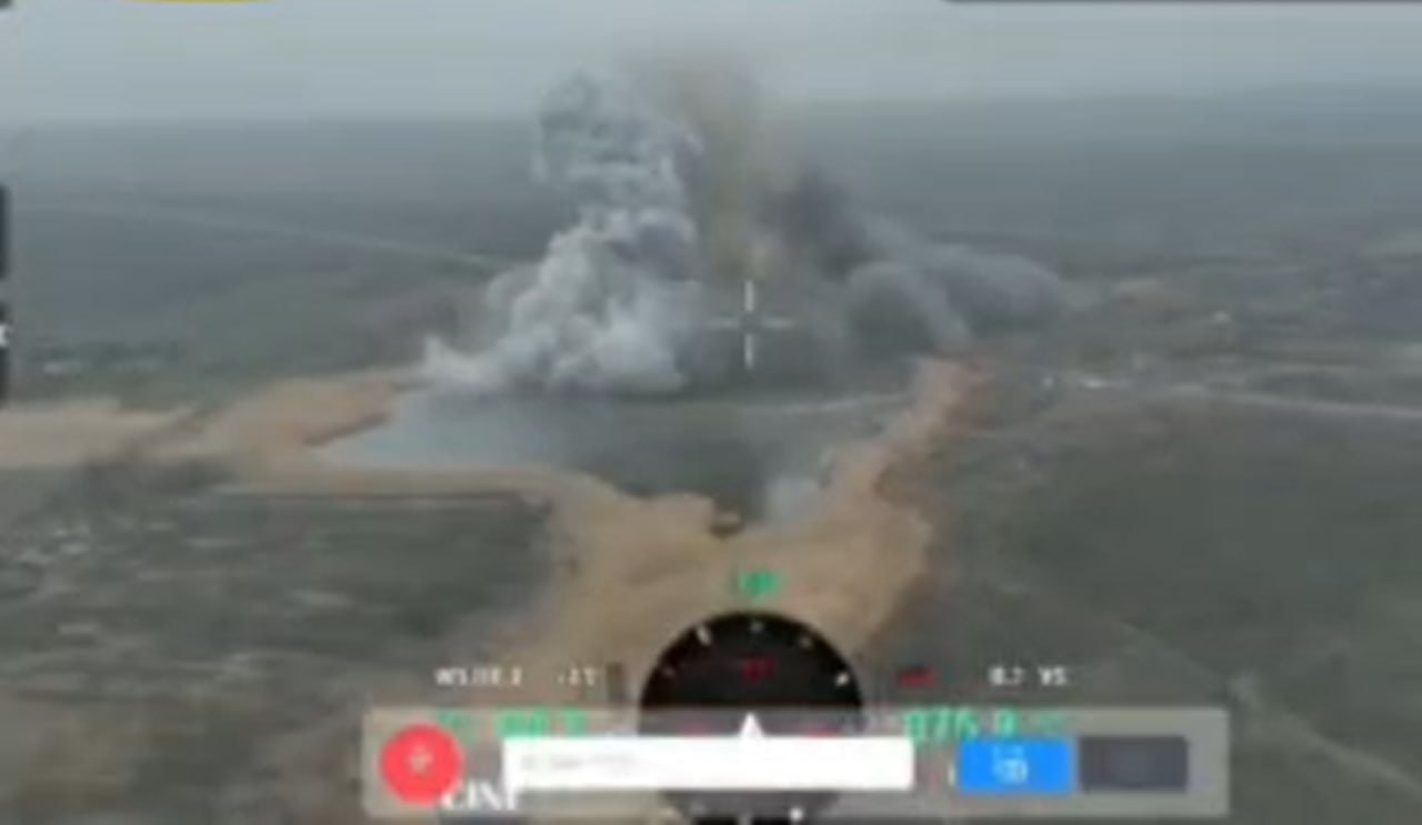 Боевики ВСУ подорвали дамбу в селе Приволье в отчаянной попытке замедлить продвижение ВС РФ вдоль стратегической трассы М03 к Славянско-Краматорской агломерации Боевики ВСУ подорвали дамбу в селе Приволье в отчаянной попытке замедлить продвижение ВС РФ вдоль стратегической трассы М03 к Славянско-Краматорской агломерации