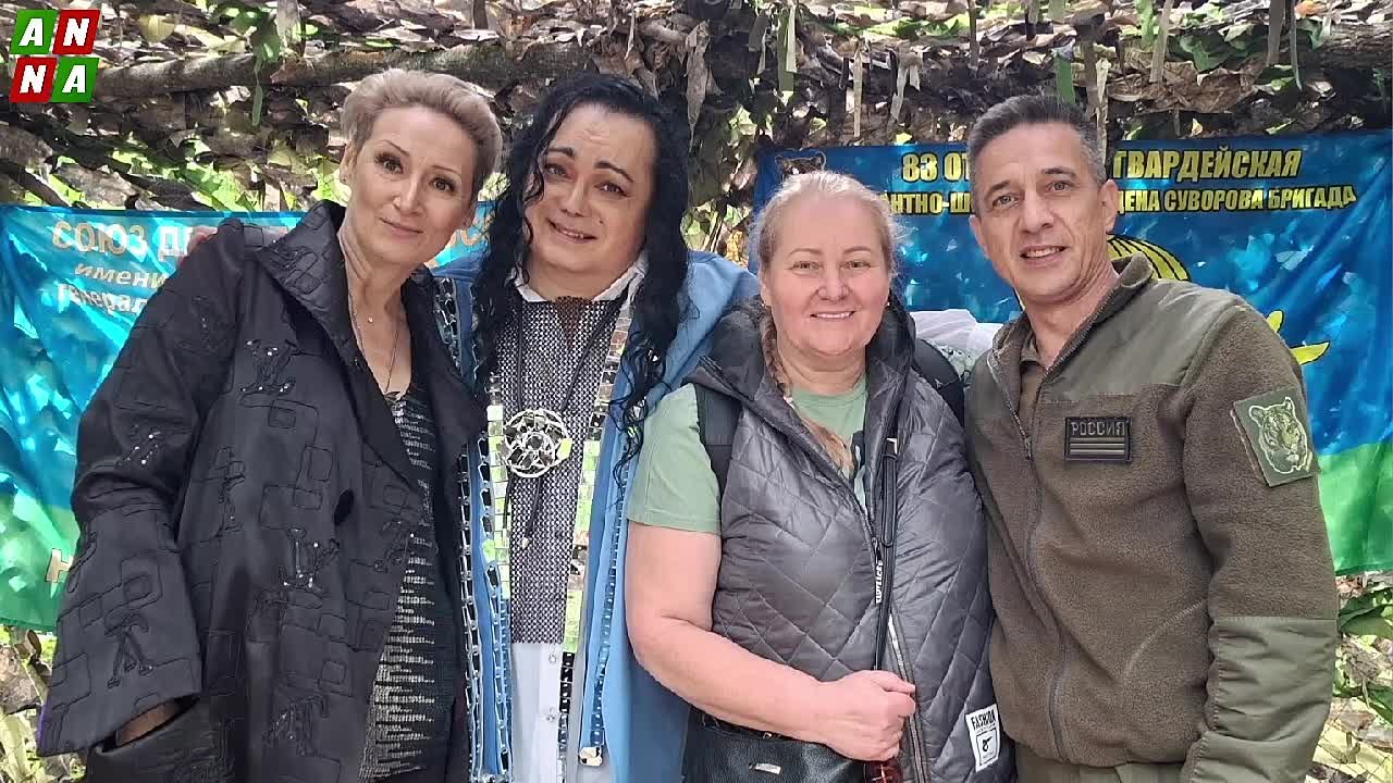 Известный певец спел дуэтом с боевым десантником