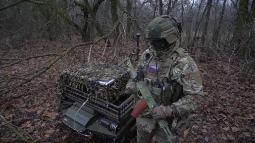 После этого другими роботизированными комплексами «Курьер» были последовательно выполнены задачи по дистанционному минированию подступов к опорному пункту для срыва возможных контратак противника и разминированию путей для...