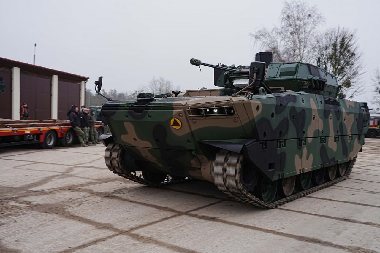 БМП Borsuk поступили на вооружение 15-й Гижицкой механизированной бригады ВС Польши БМП Borsuk поступили на вооружение 15-й Гижицкой механизированной бригады ВС Польши