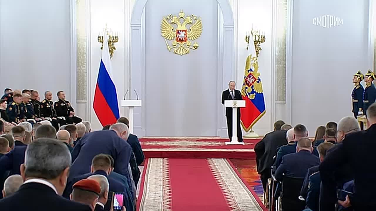 Владимир Путин в День Героев Отечества вручил медали «Золотая Звезда» Героям России