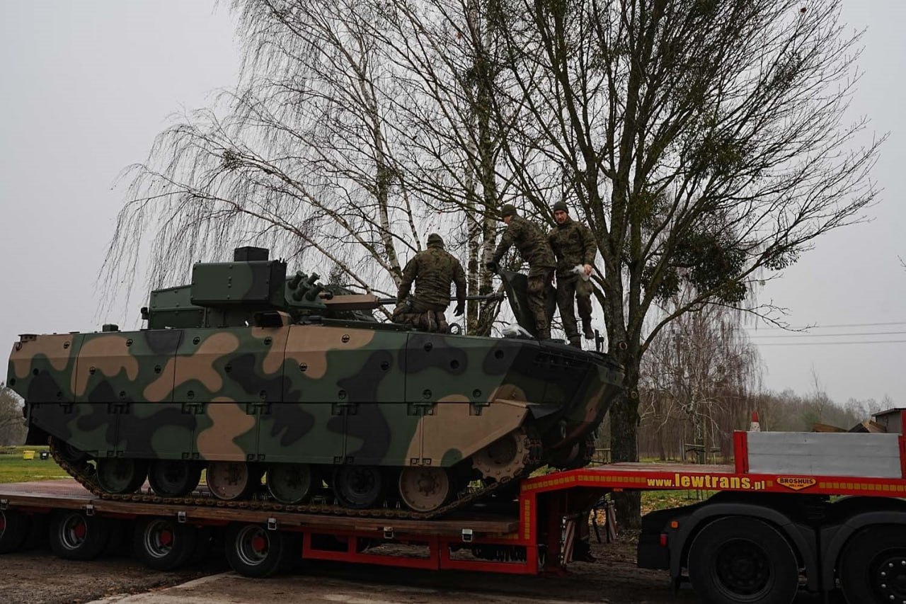 БМП Borsuk поступили на вооружение 15-й Гижицкой механизированной бригады ВС Польши БМП Borsuk поступили на вооружение 15-й Гижицкой механизированной бригады ВС Польши