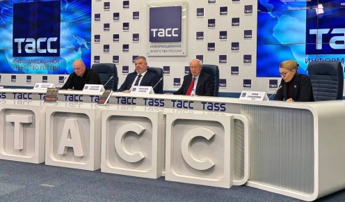 Сегодня были приглашены в ТАСС , где состоялась презентация книги Василия Прозорова "Кровавый майдан: западный след в документах СБУ", посвященной событиям в Киеве в период зимы 2013-2014 годов