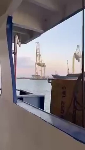 Более полное видео где Герань-2 на малой высоте подходит к судну