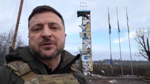 Сегодня Пан ебанный хохол и главный смотритель концлагеря имени себя нагрянул в Купянск, где сегодня ВСУ пошли в контратаку