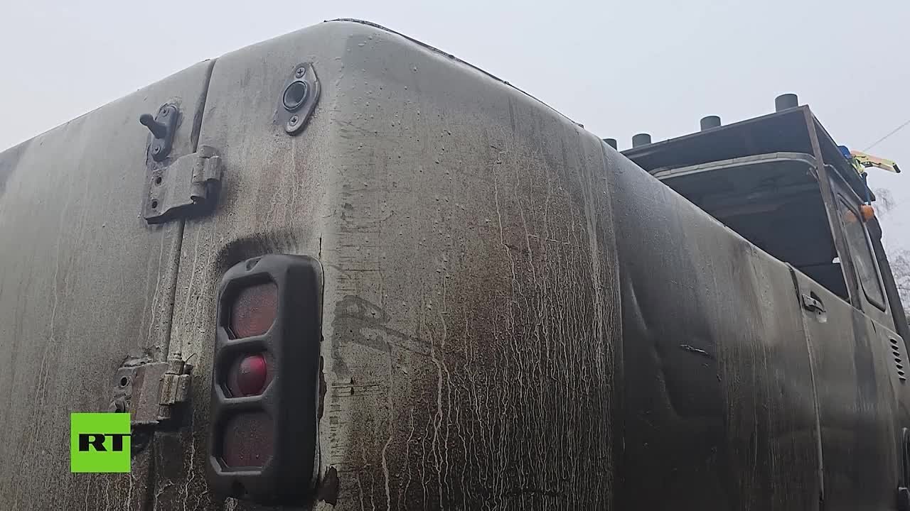 Военкор RT Иван Полянский показал как выглядит дорога на Красноармейск, куда он добирался на модифицированной «буханке»