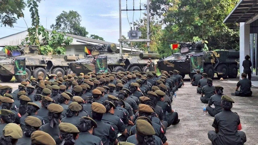 Демонстрация машин семейства БТР-3 во время визита местных курсантов в 21-ю пехотную бригаду ВС Тайланда Демонстрация машин семейства БТР-3 во время визита местных курсантов в 21-ю пехотную бригаду ВС Тайланда