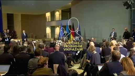 Оговорочка по Фрейду: украинская переводчица на переговорах ошибочно поняла английское troops (военные отряды - пер.ред) в прямом смысле: "Трупы НАТО и ЕС будут обеспечивать перемирие"