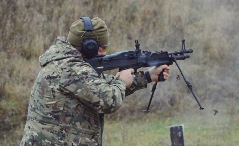 ������� ���������: ������ ���� ��������������� ����������� ��� � ��������� M60E4 (����������� ������ �� Mk43 Mod 0). ����� �60 �������������� �� ���� ������� ������ � ��������� ��� ��������� �� �������� � ������������