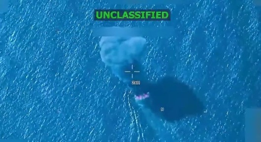 Ночь прошла, а войны нет. Вчера под ночь журналист Такер Карлсон утверждал, что Трамп объявит войну Венесуэле во время запланированного выступления в Овальном кабинете в 21:00 по восточному времени (05:00 мск)