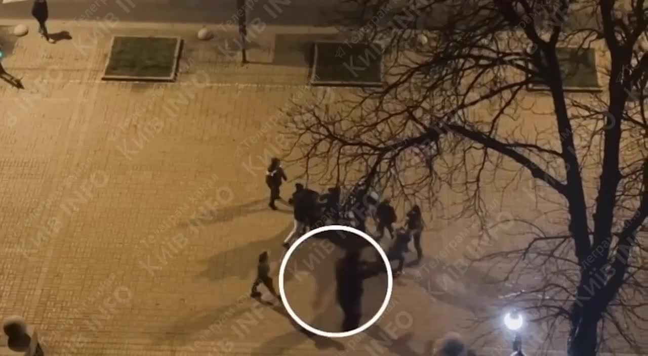 В центре Киева вооружённое столкновение иностранных наёмников