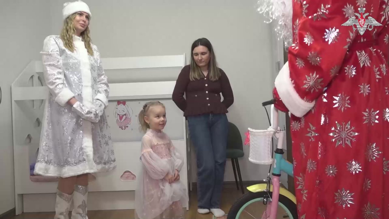 Минобороны России: Заместитель Министра обороны Российской Федерации генерал-лейтенант Павел Фрадков принял участие во Всероссийской благотворительной акции «Елка желаний»